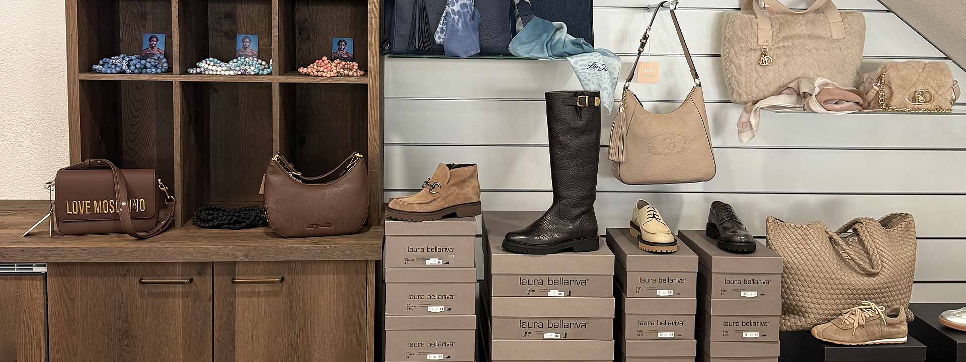 Accessoires wie Schuhe und Handtaschen Herbst 2025