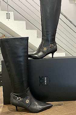 Schwarze Lederstiefel von Pinko