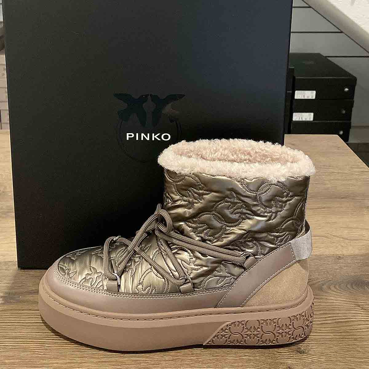 Gefütterte Boots von Pinko in Beige und Camel