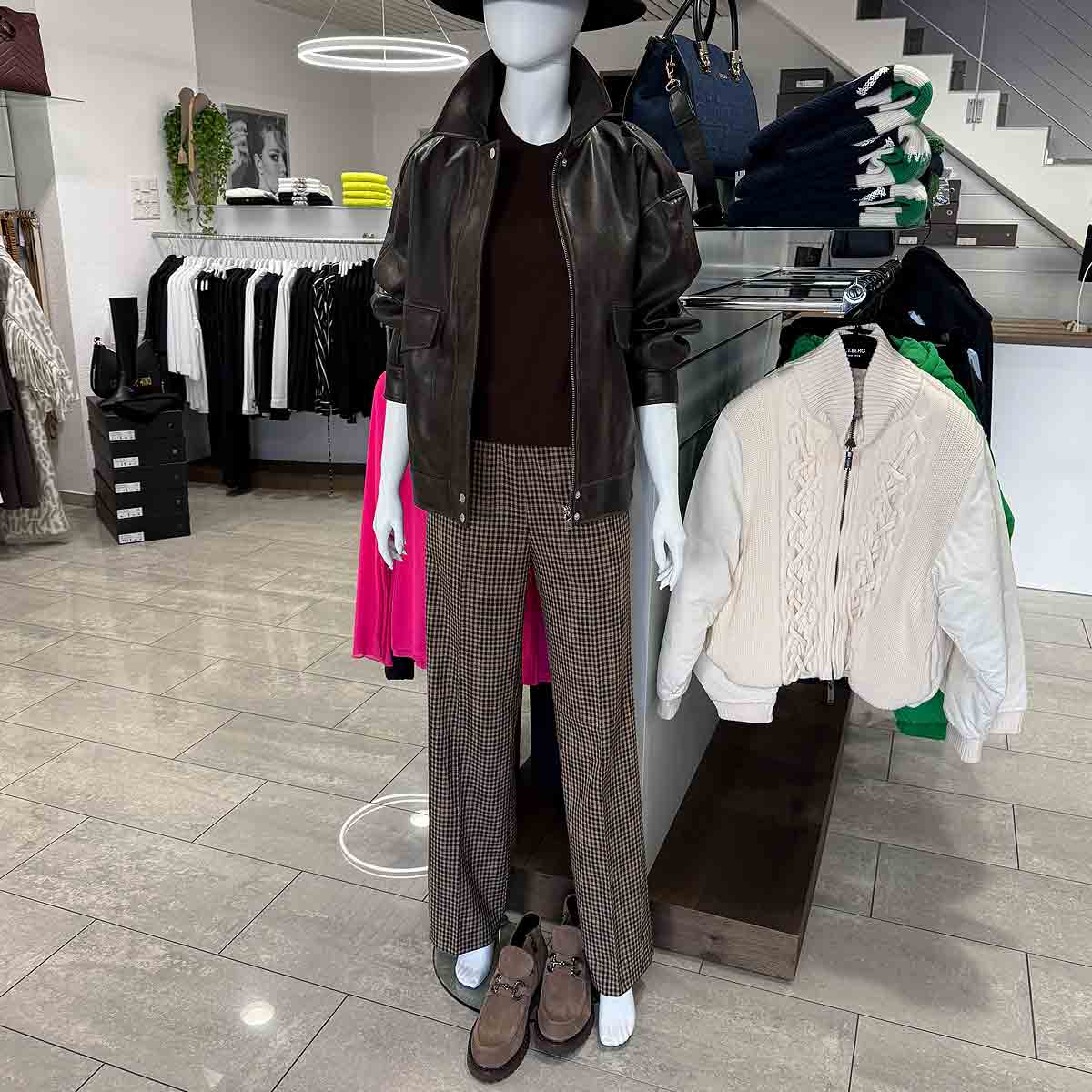 Outfit von Liu Jo, Boots von Laura Bellariva