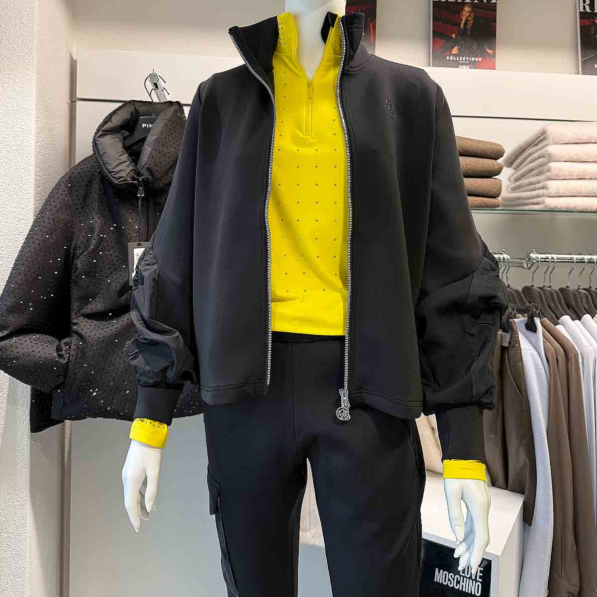 Jacke, Blazer und Shirt von Sportalm