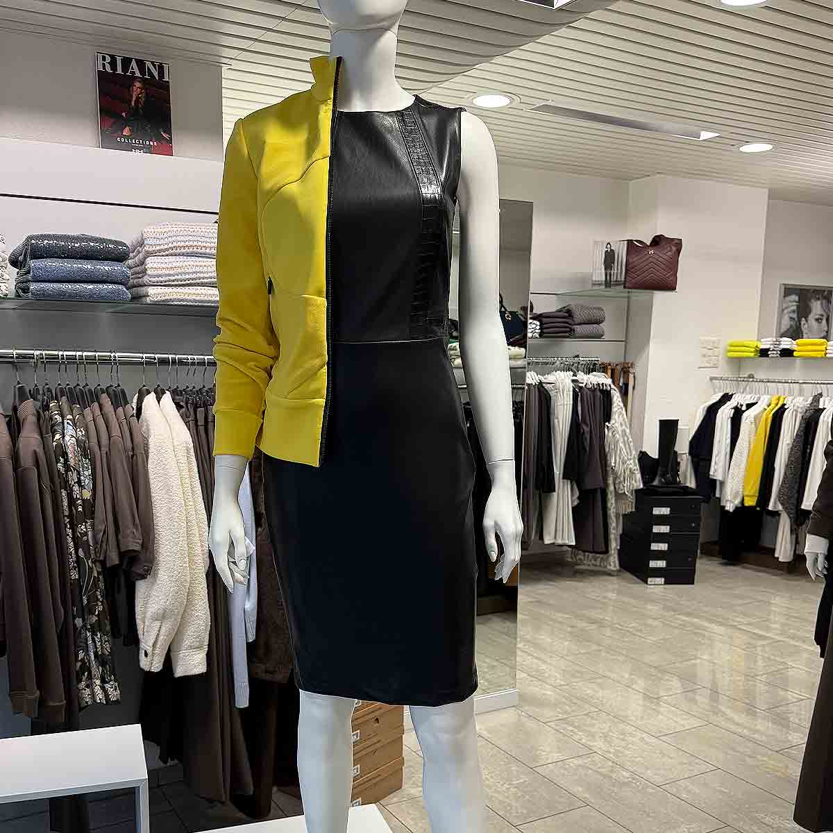 Kleid und gelbe Jacke von Sportalm